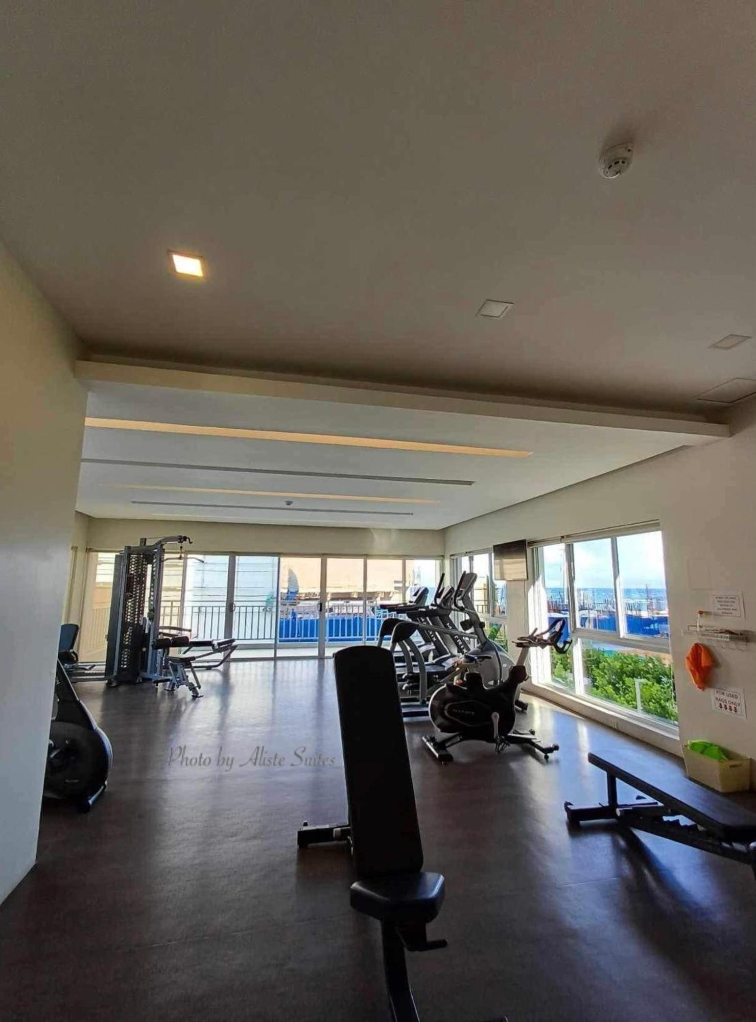Aliste Suites Marina Spatial Dumaguete City Exterior photo